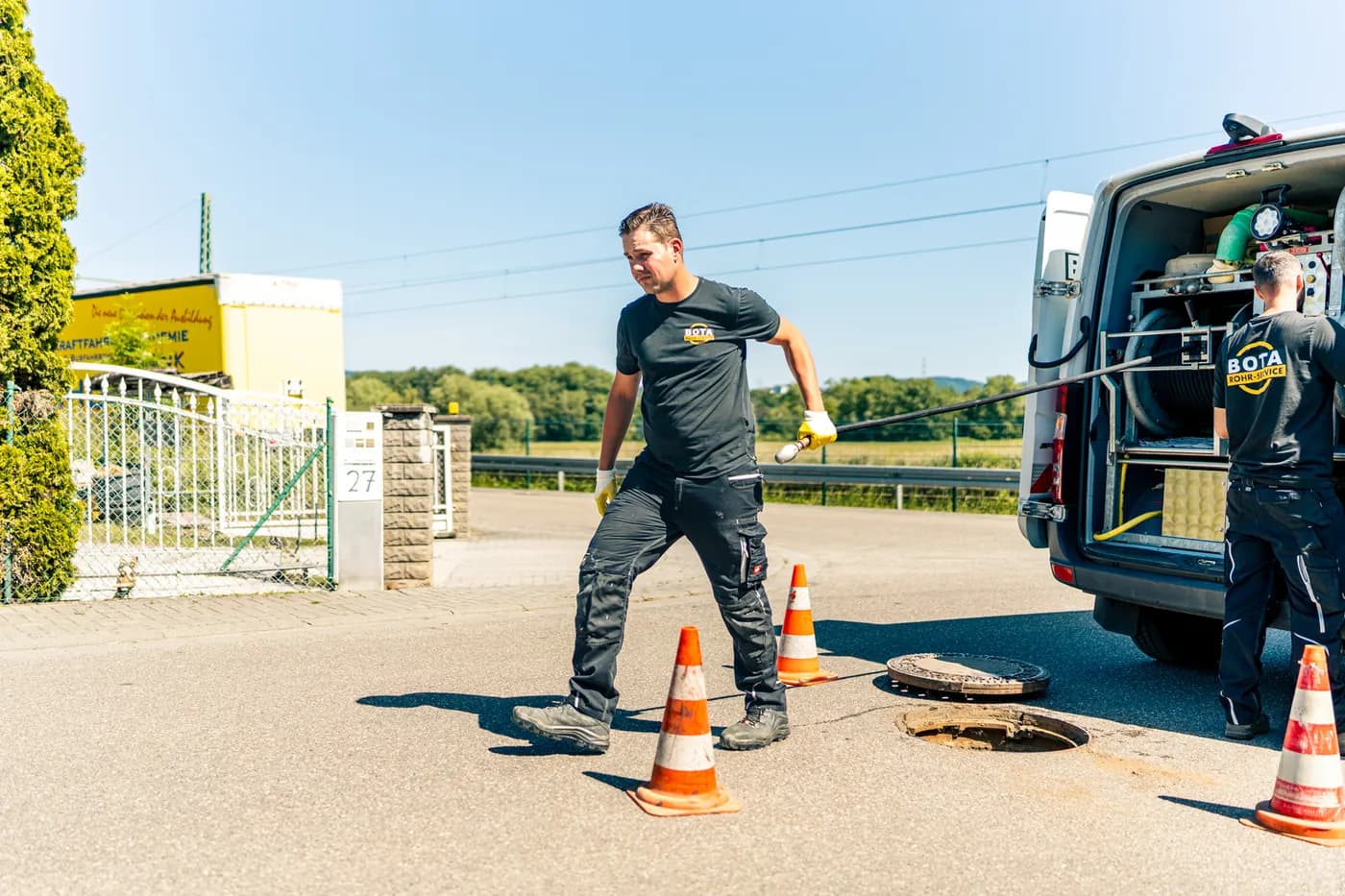 Einsatzfahrzeug der Bota-Rohrservice e.K. mit Spül- und Saugtechnik
